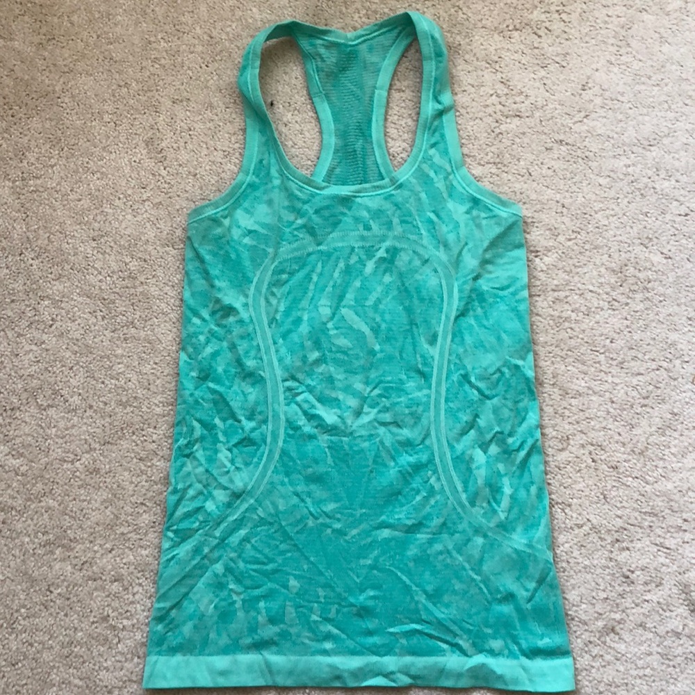 Lululemon tank